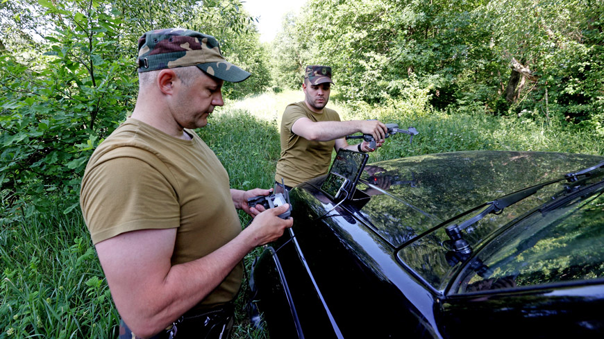 Ён жа і старшы інспектар аператыўнага аддзела Уладзіслаў Вярэміч на Свіслачы. Ён жа і старшы інспектар аператыўнага аддзела Уладзіслаў Вярэміч на Свіслачы.
